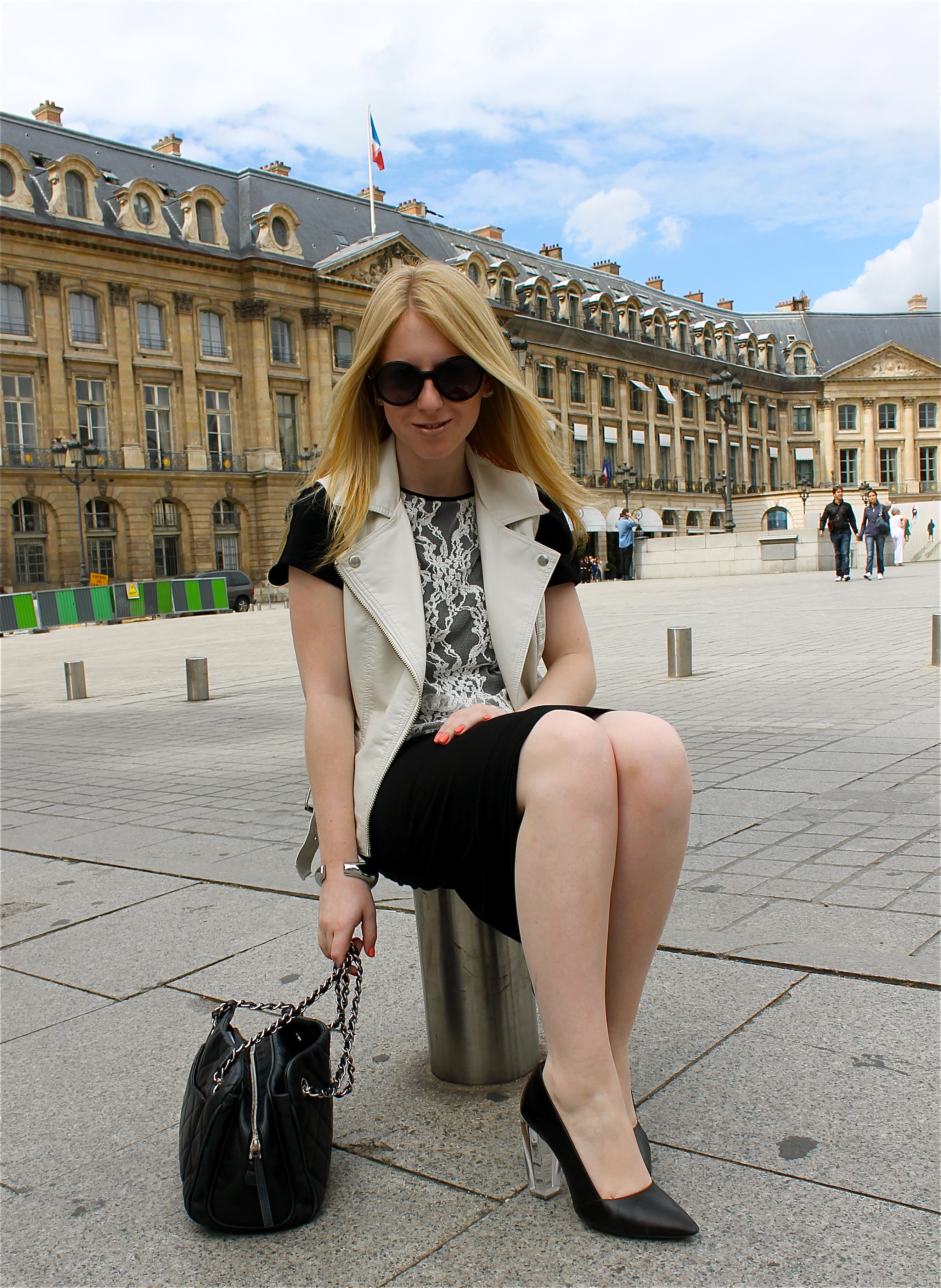 Sydney’s Outfit De Place Vendôme